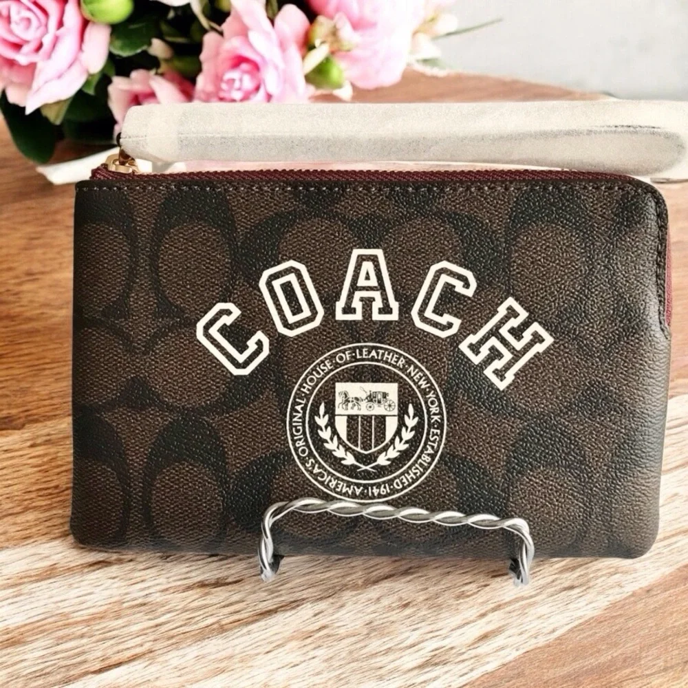 🆕 Coach Corner Zip Wristlet